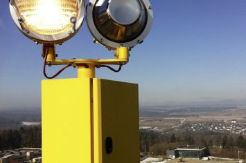 DWT-LX 2000 Rotierendes Heliport Beacon DWT-LX 2000 Rotierendes Heliport Beacon